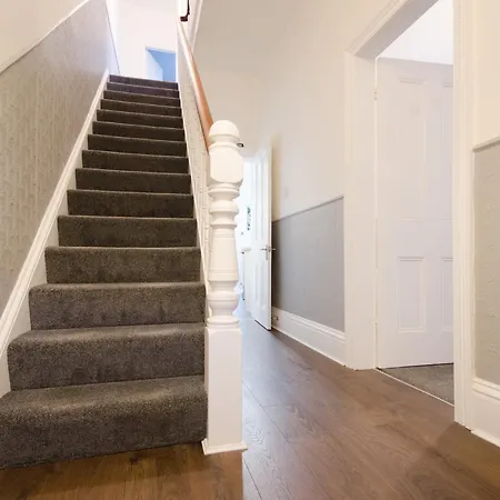 46 Ashville Avenue * سكرابورو