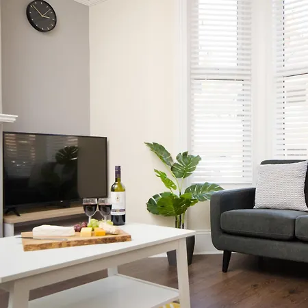 46 Ashville Avenue سكرابورو