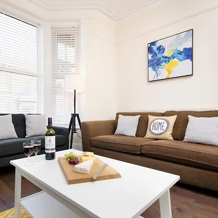 46 Ashville Avenue بيت للعطل