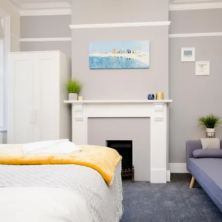 46 Ashville Avenue سكرابورو